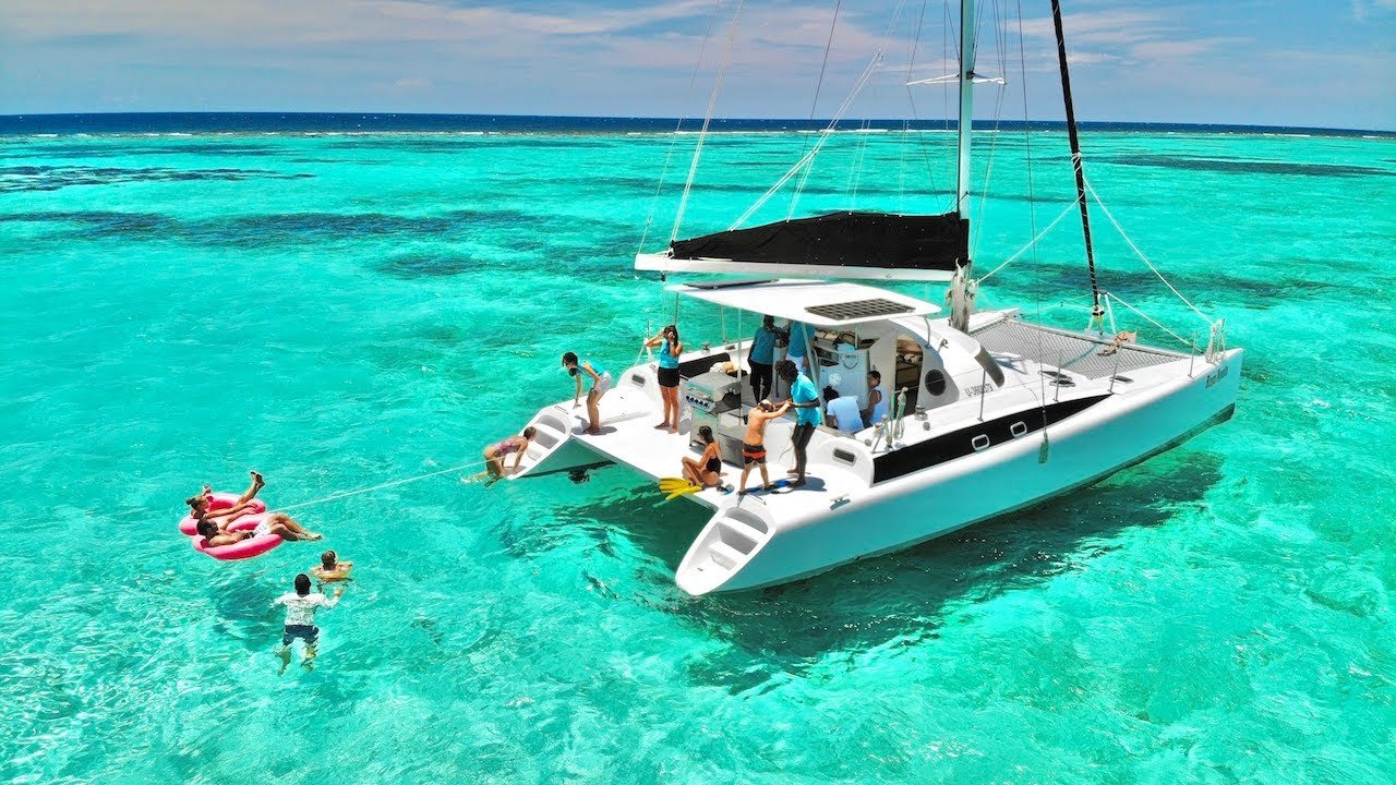 private catamaran in Roatan